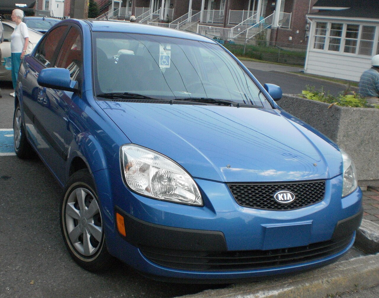 2006–2009 Kia Rio — representative vehicle photograph ('06-'09 Kia Rio Sedan (Cruisin' At The Boardwalk '11))