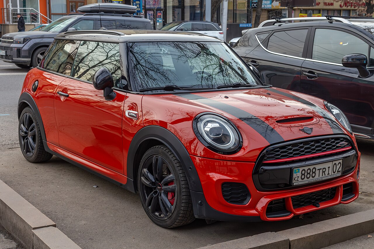Representative MINI Cooper Hardtop body; Алматы, Mini John Cooper Works F56 на Ауэзова-Тимирязева.jpg