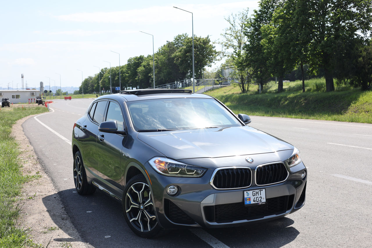 Representative BMW X2 body; Bmw x2 f39 2018 b46 28i front.jpg
