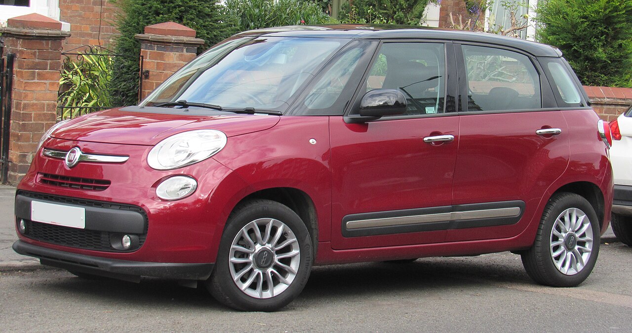 Fiat 500L — representative body