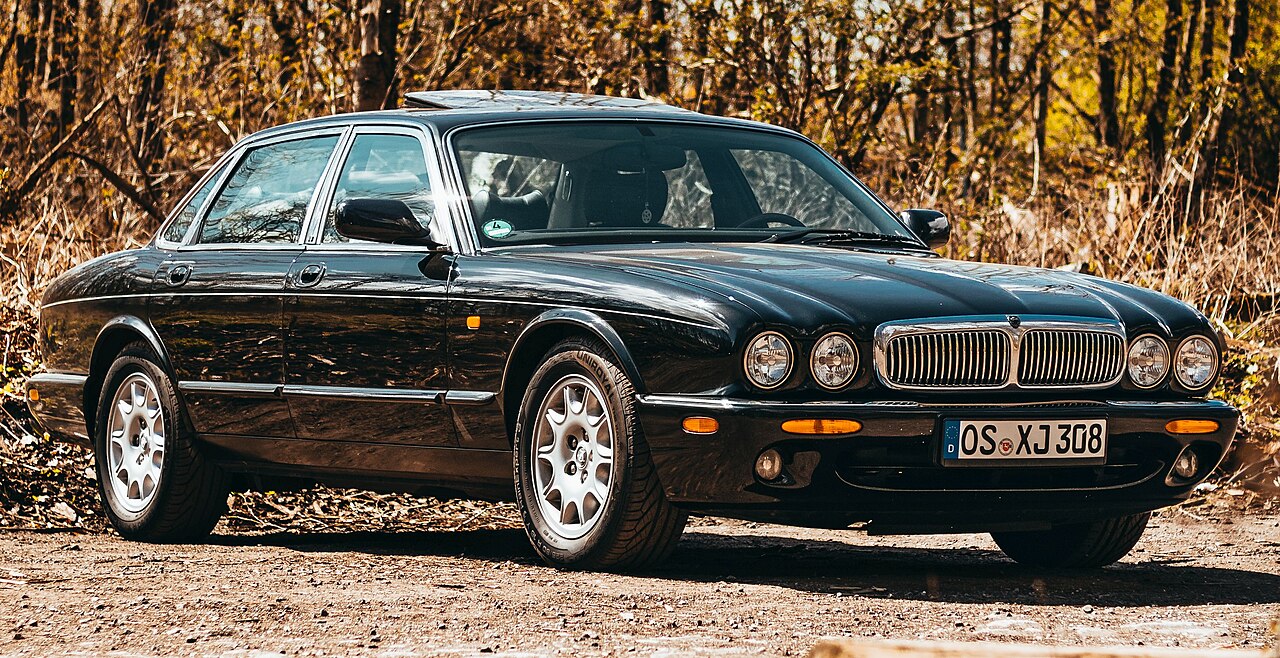 Jaguar X308 body example