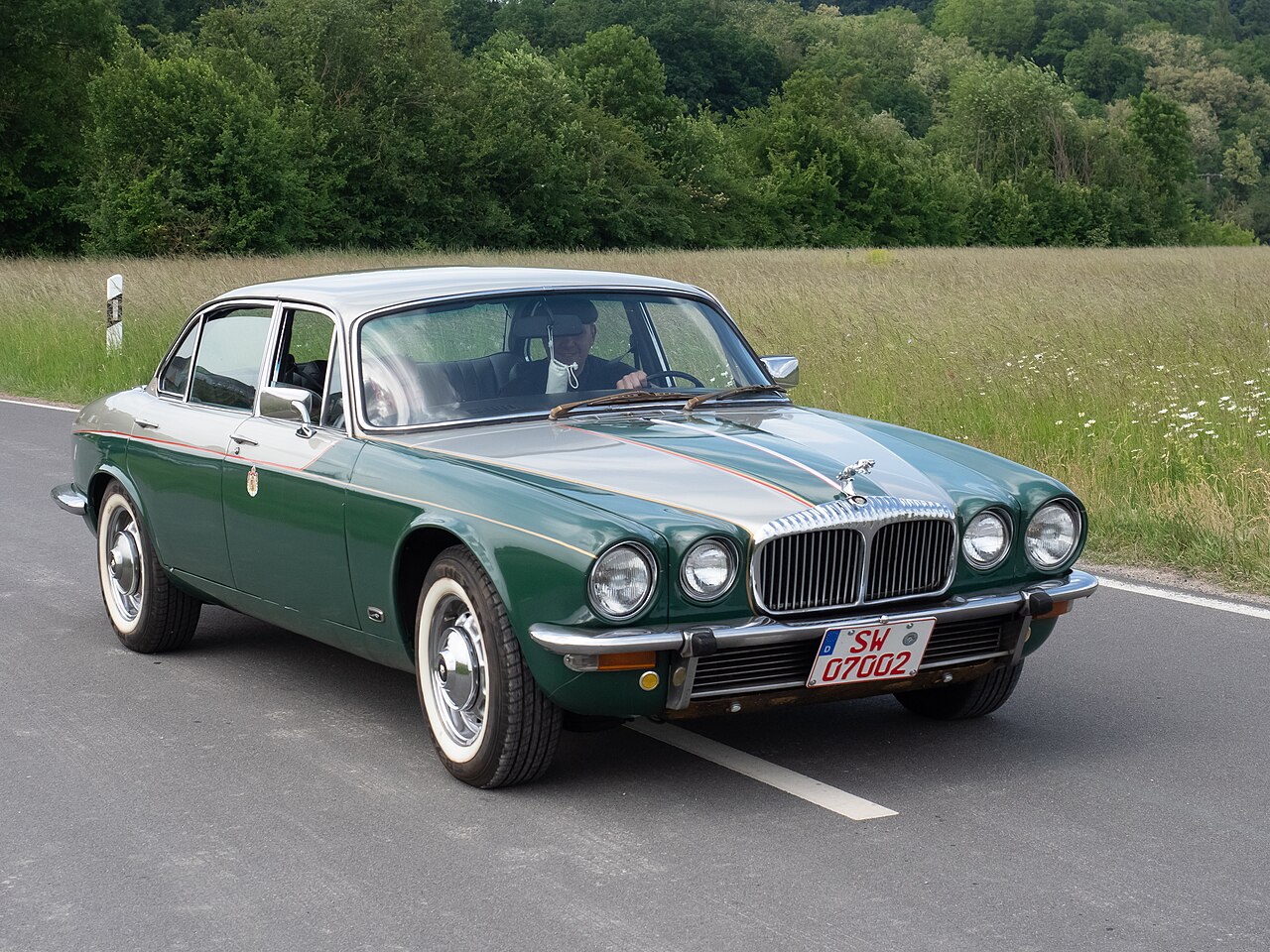Jaguar XJ Series III — representative body; trim varies
