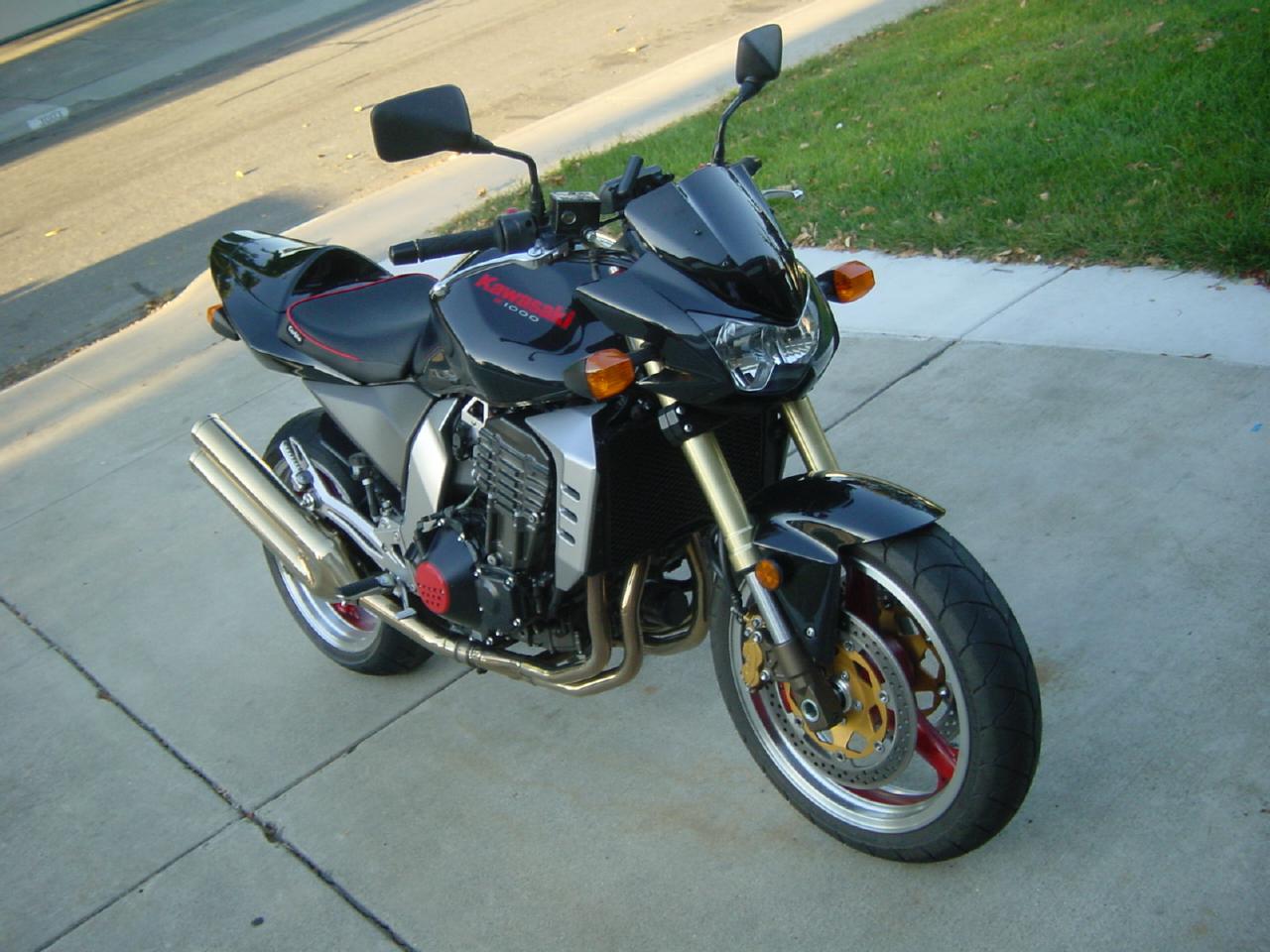 Kawasaki Z1000 (ZR1000) motorcycle — representative photograph