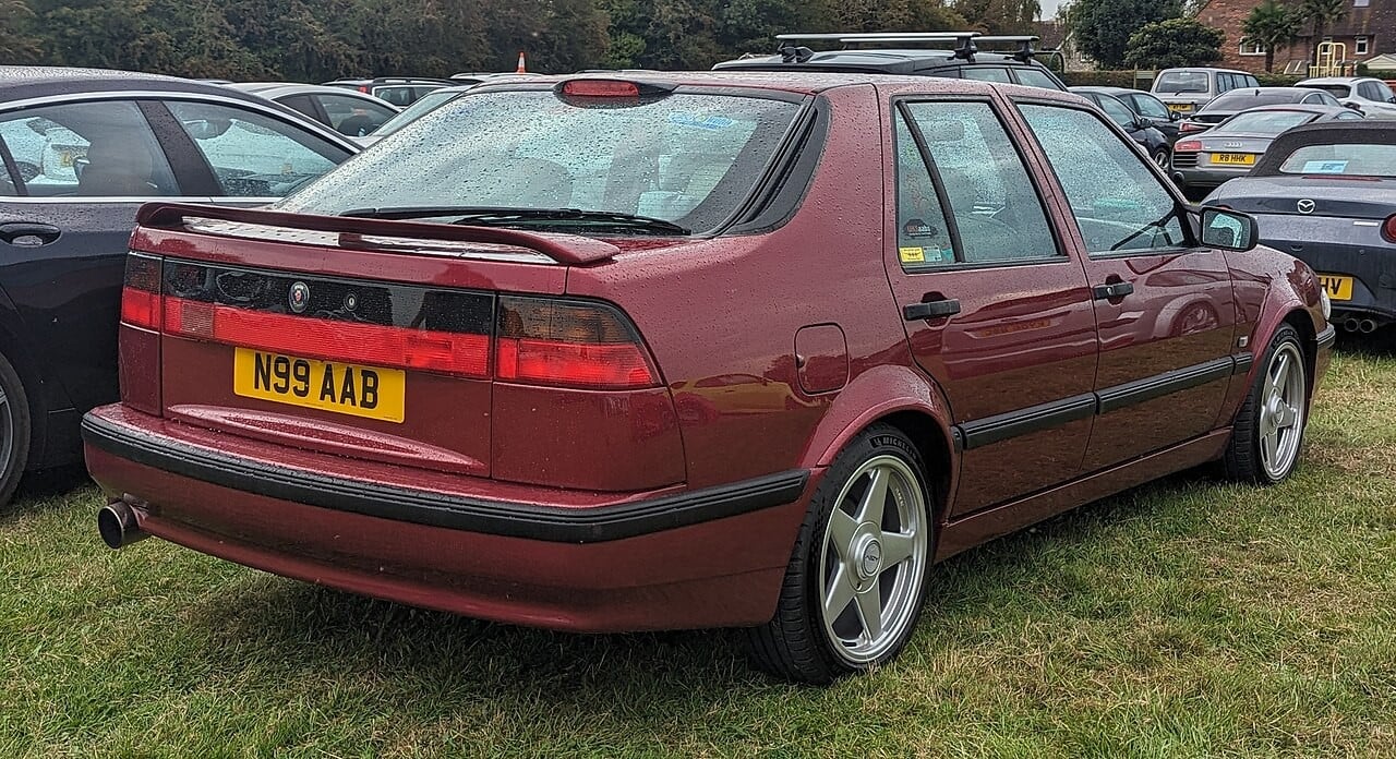 1995 Saab 9000 CSE Turbo — representative body; installed locks and market require verification