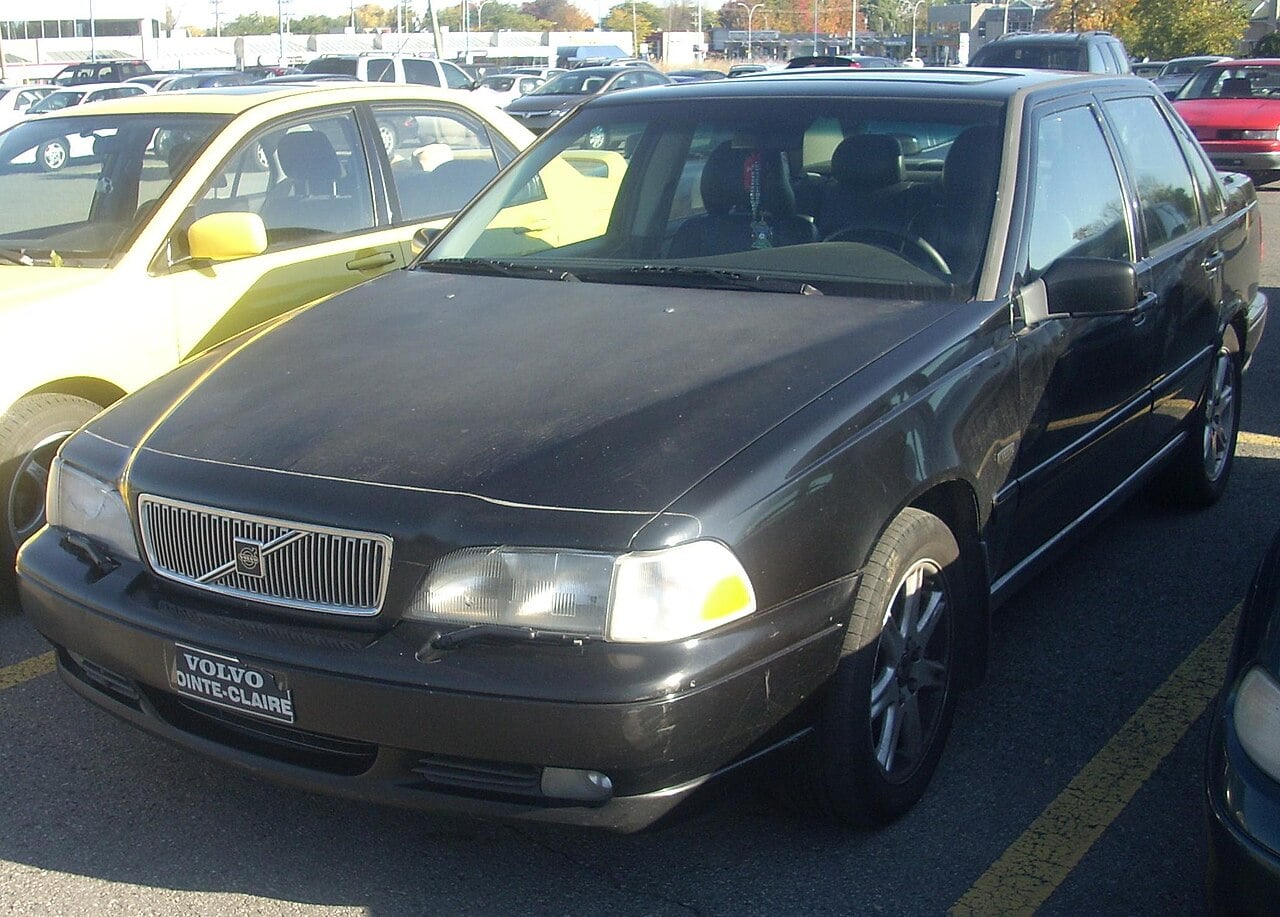 Volvo S70 — representative body for 1998