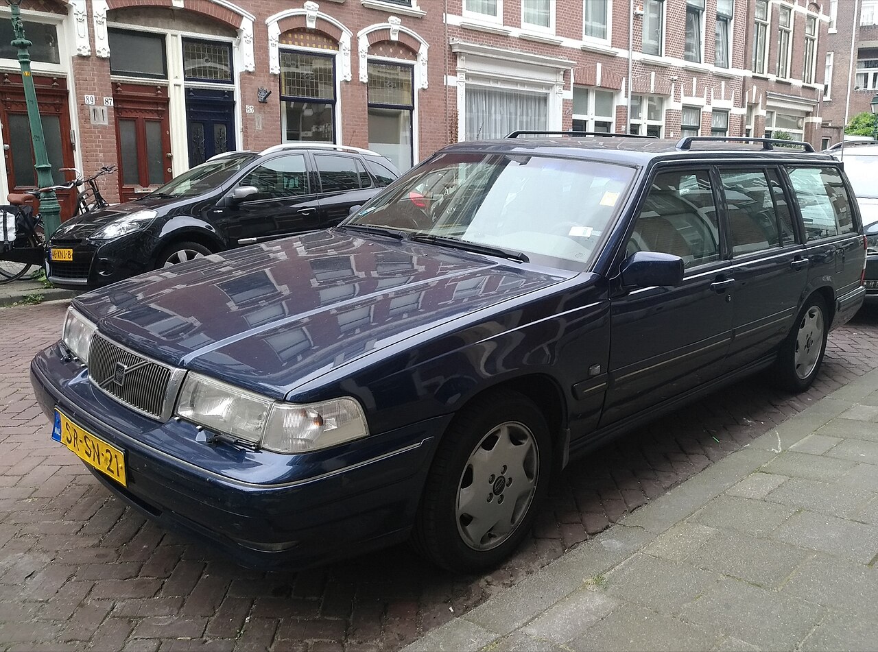 Volvo V90 (rear-wheel drive) — representative body for 1998