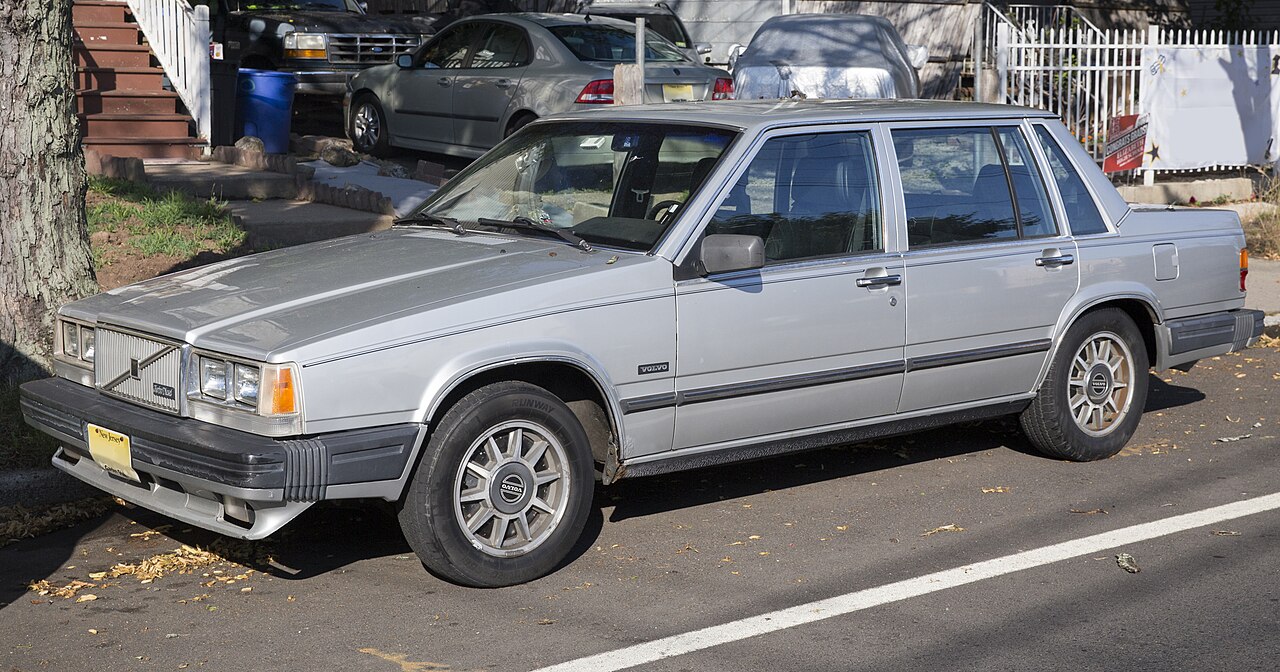 Volvo 760 (conventional key) — representative body for 1983–1990