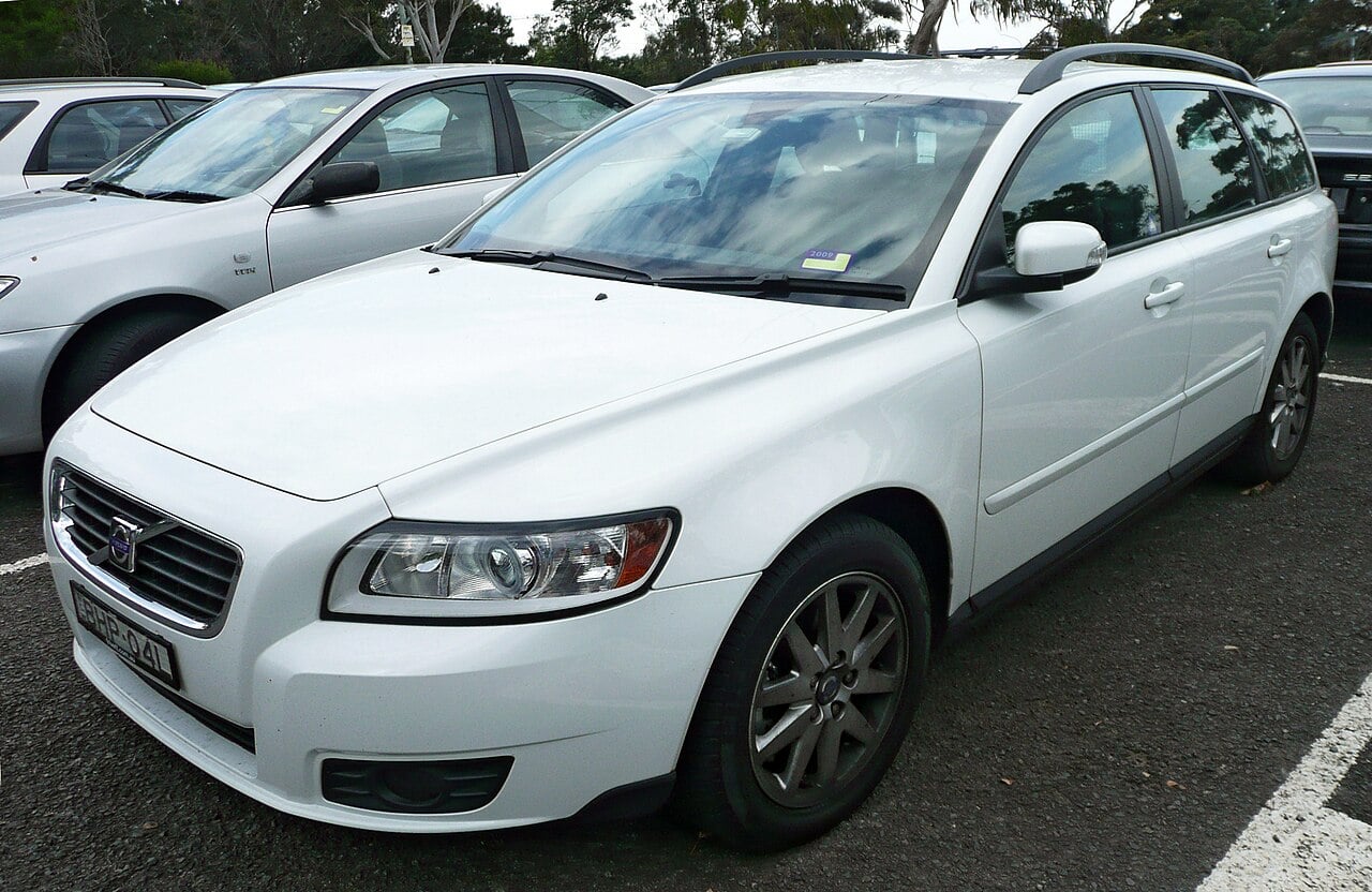 Volvo V50 — representative body for 2008–2012