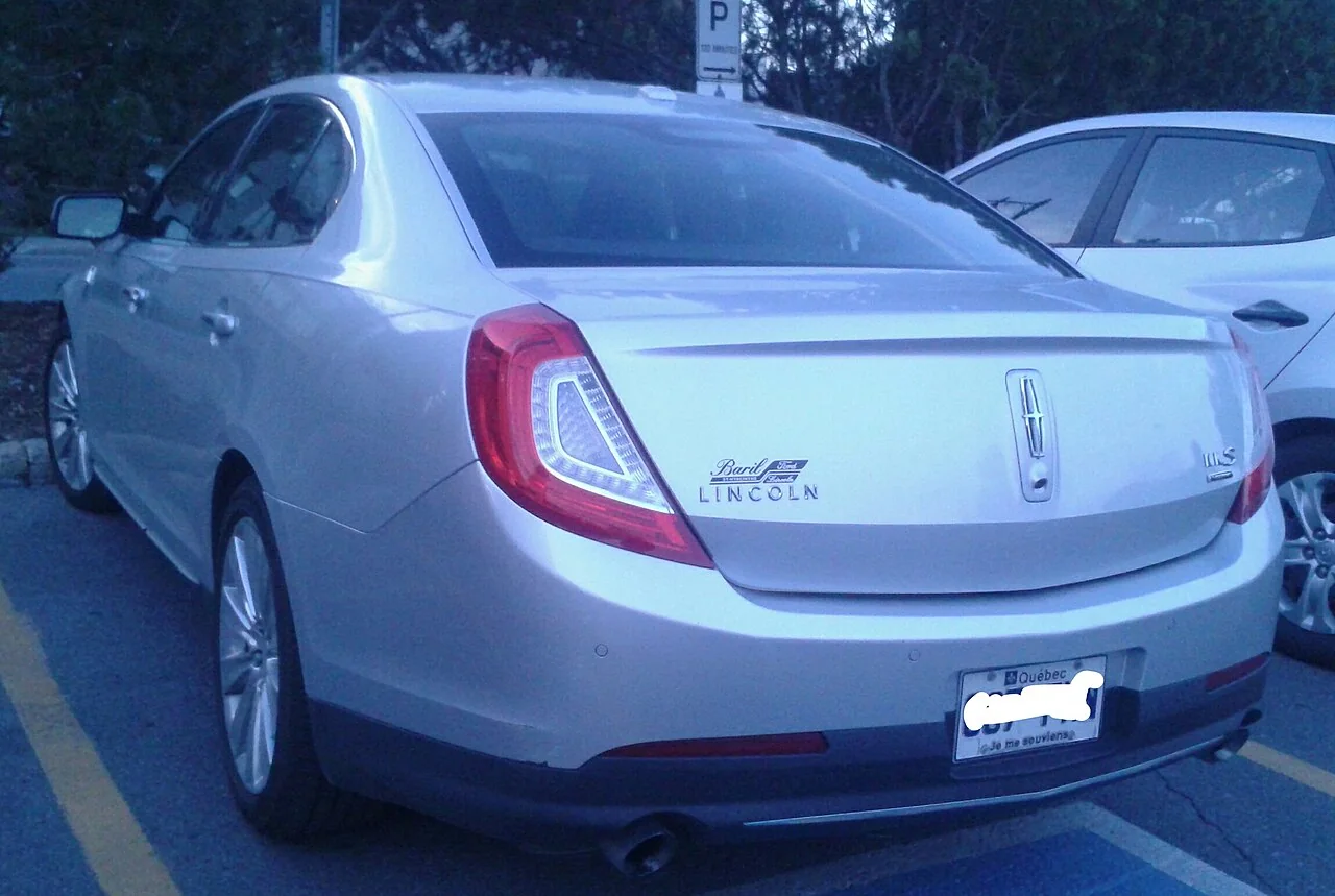 2013–2015 Lincoln MKS — representative vehicle photograph