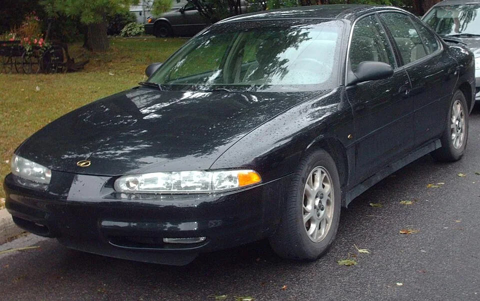 1998–2002 Oldsmobile Intrigue — representative vehicle photograph