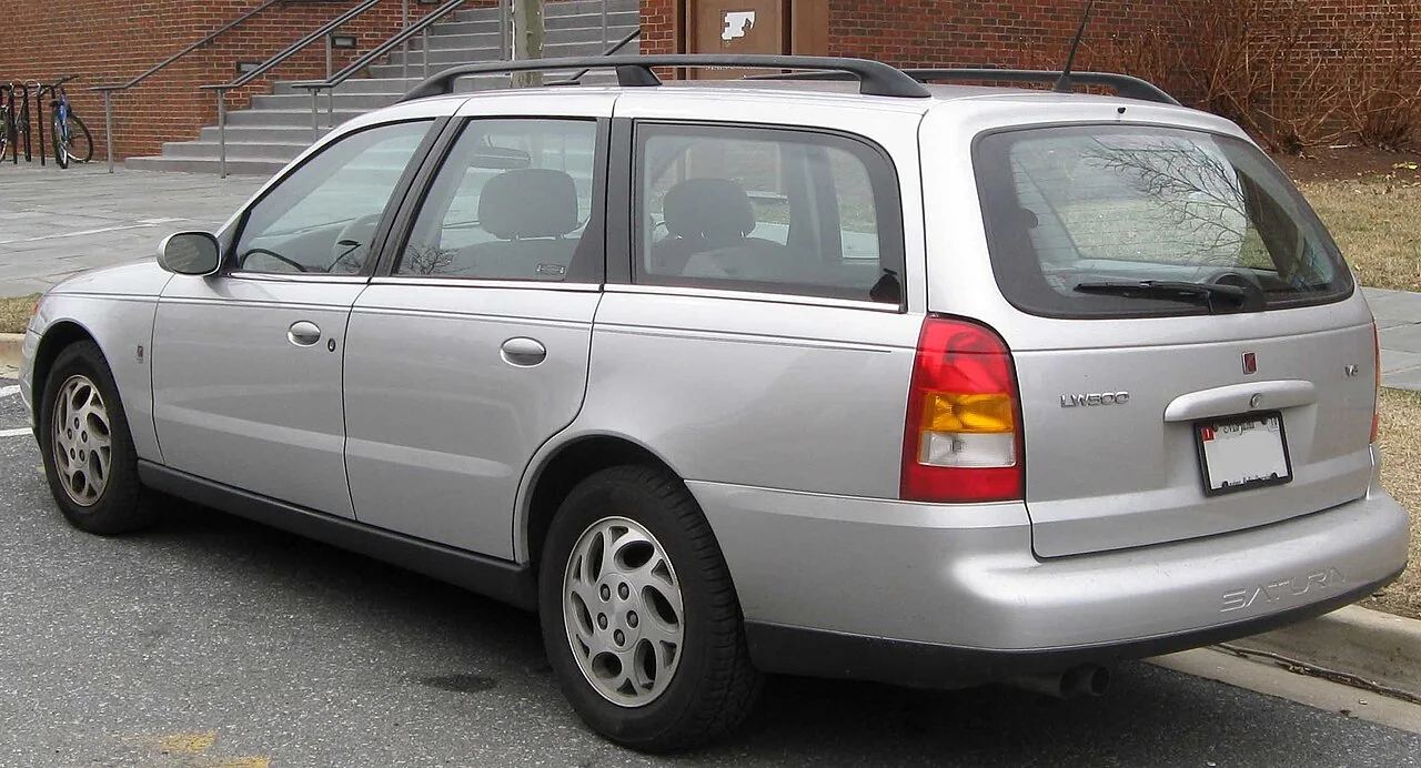 2000–2002 Saturn LW — representative vehicle photograph