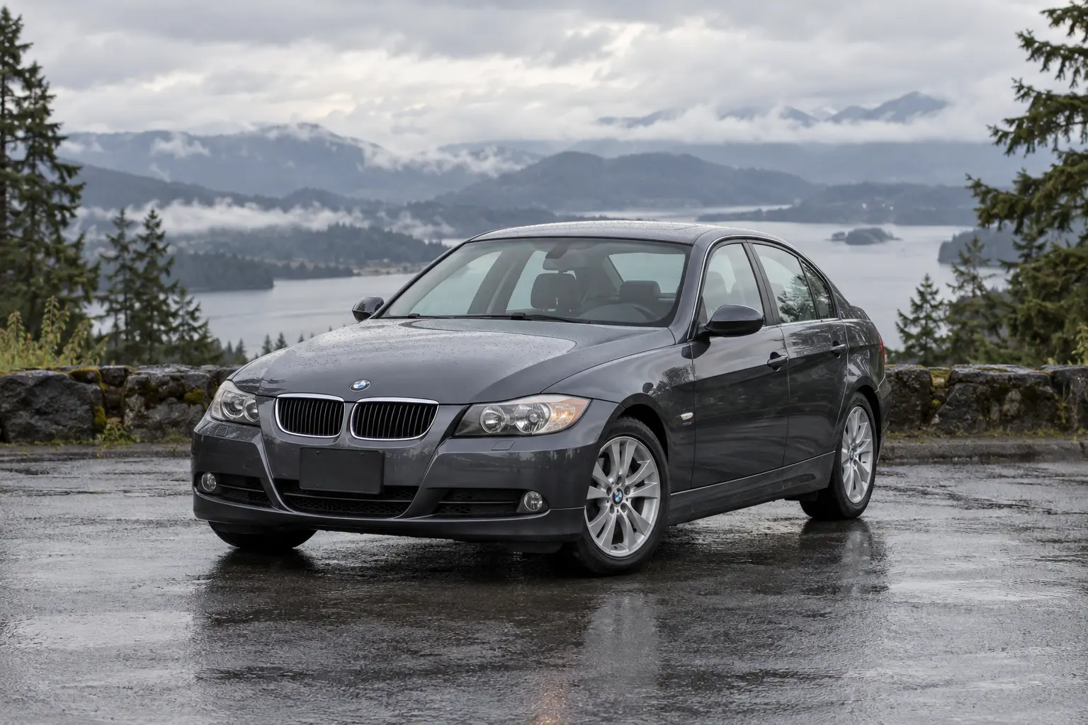 One 2006-2011 BMW 3 Series representative of this body-style range