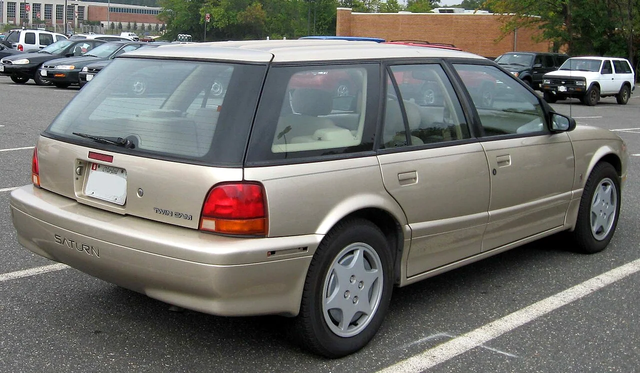 1993–1995 Saturn SW — representative vehicle photograph