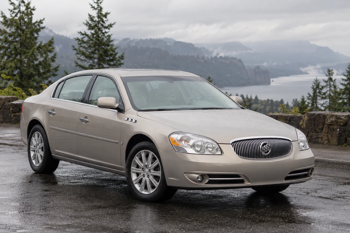 One 2006-2011 Buick Lucerne representative of this body-style range