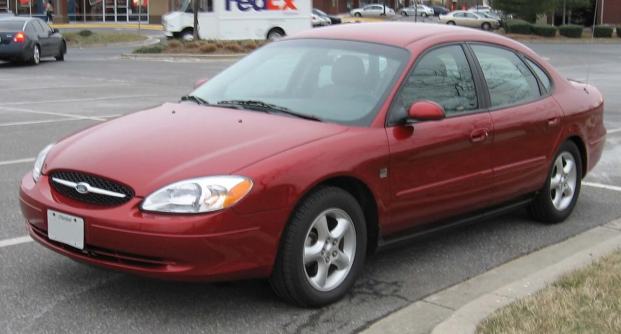 2000–2003 Ford Taurus — representative vehicle photograph