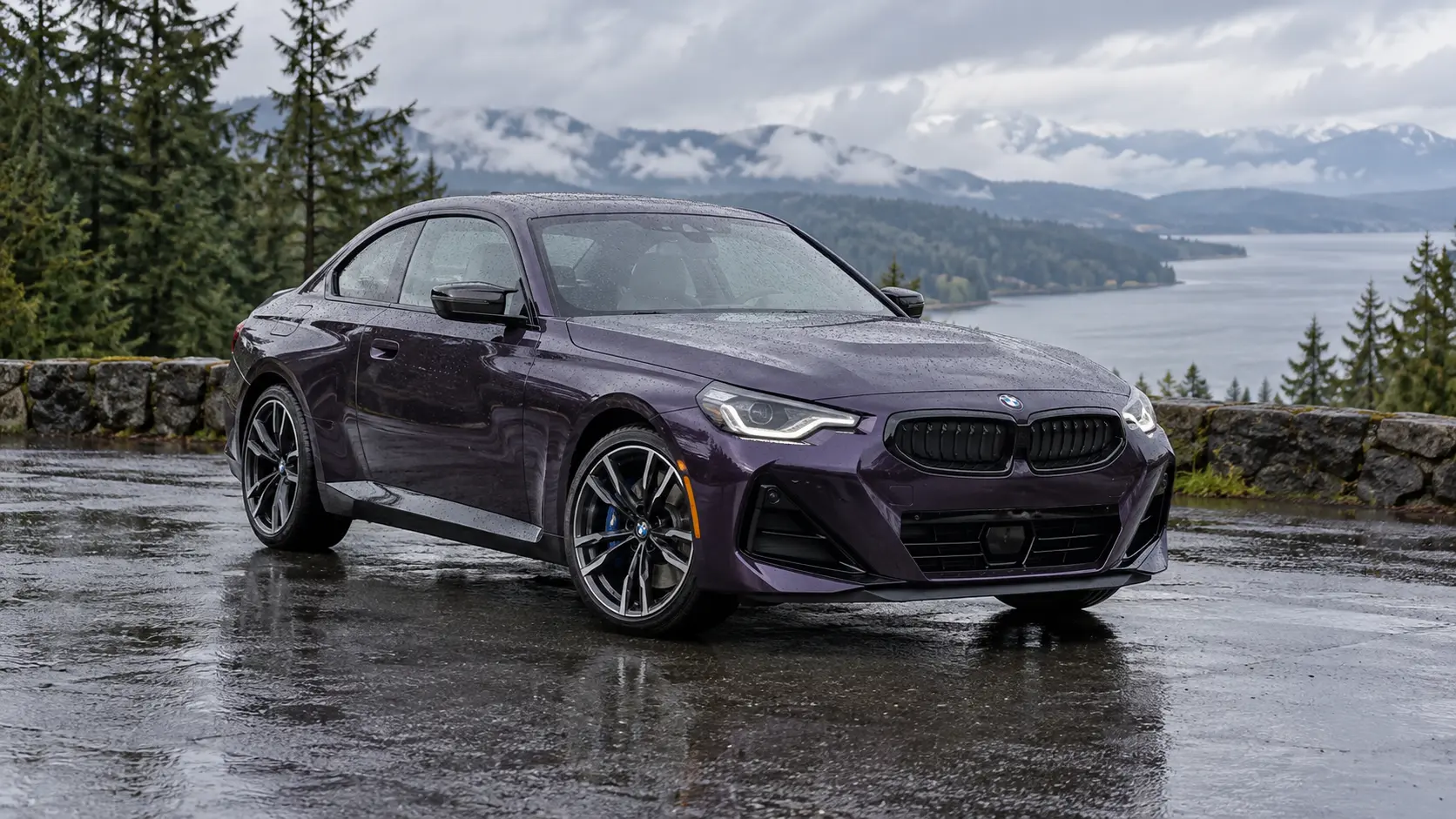 One 2022-2024 BMW 2 Series representative of this body-style range