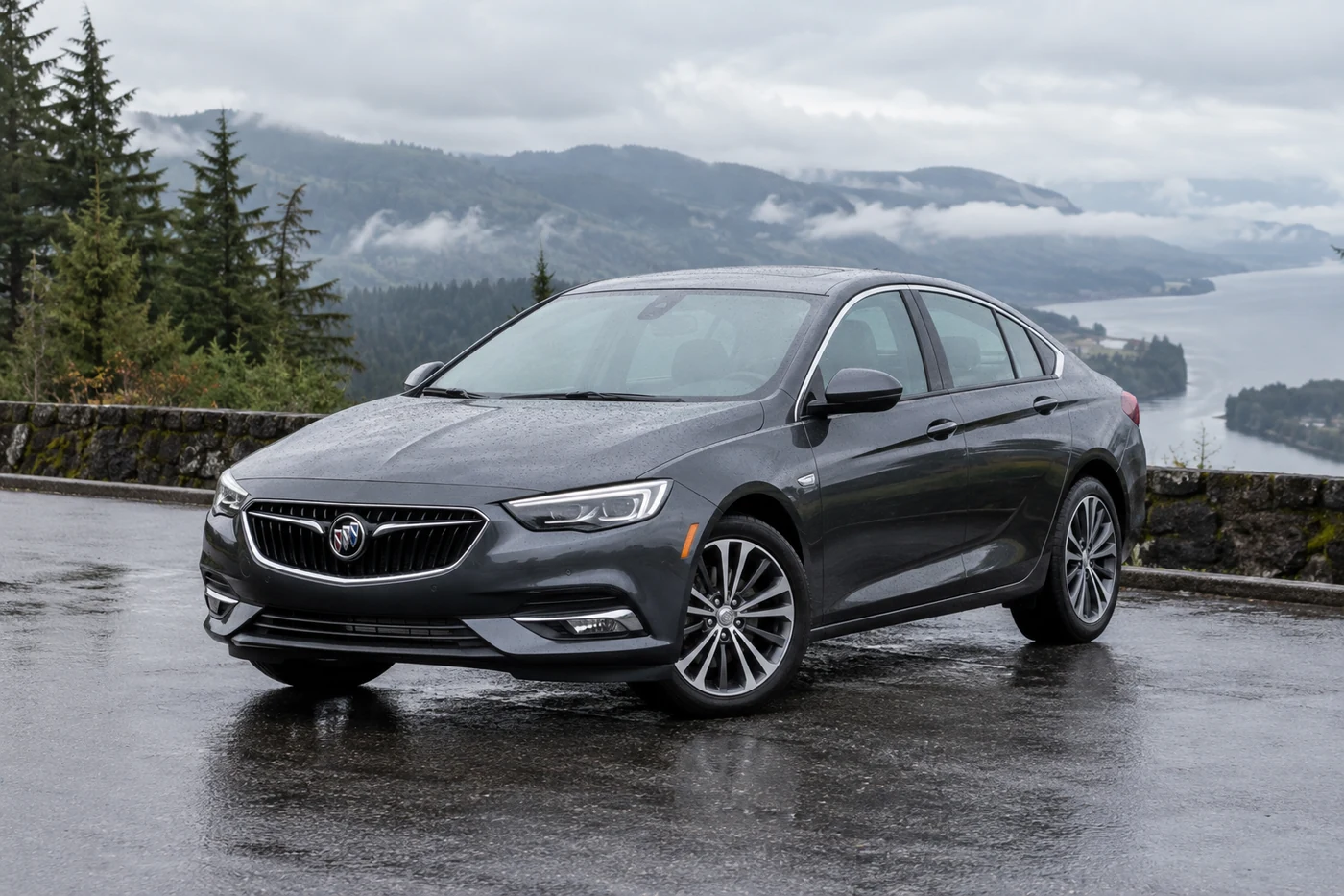 One 2018-2020 Buick Regal representative of this body-style range