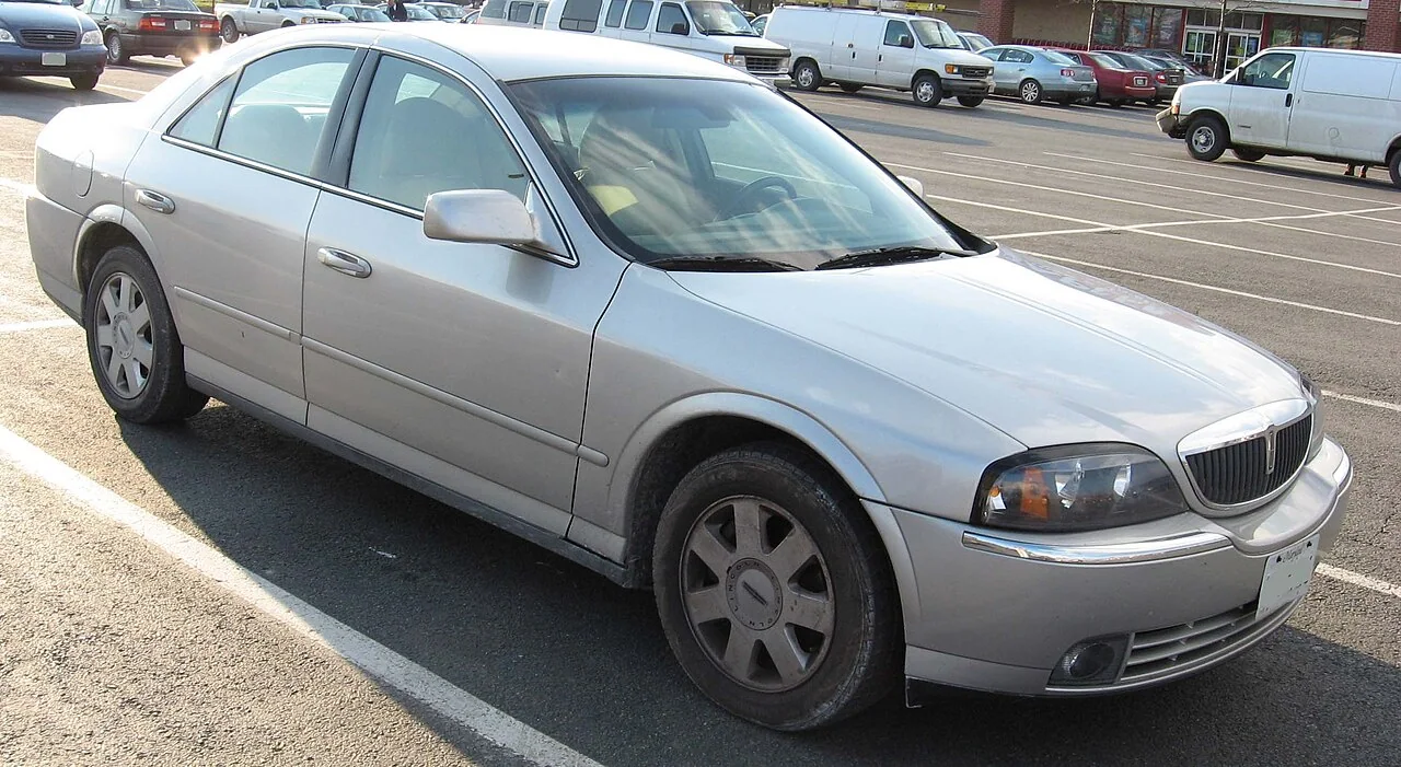 2003–2005 Lincoln LS — representative vehicle photograph
