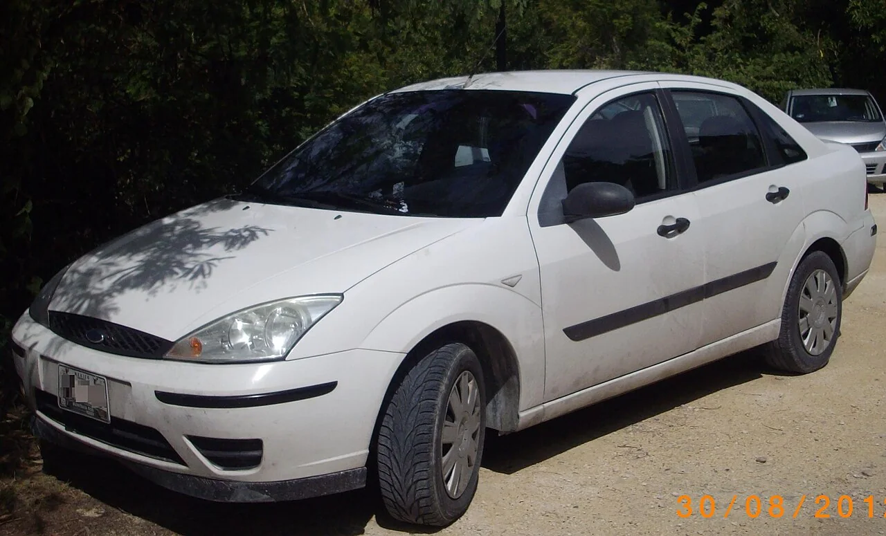 2000–2004 Ford Focus 2.0L — representative vehicle photograph