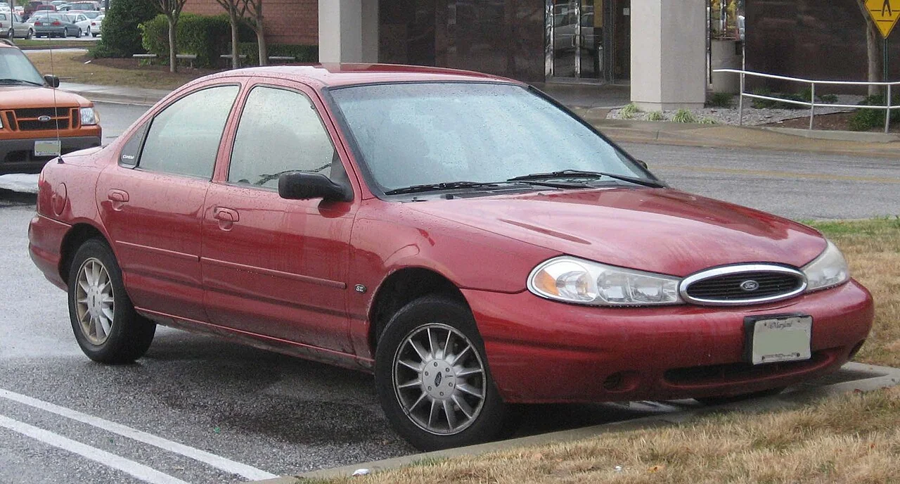 1998–2000 Ford Contour — representative vehicle photograph