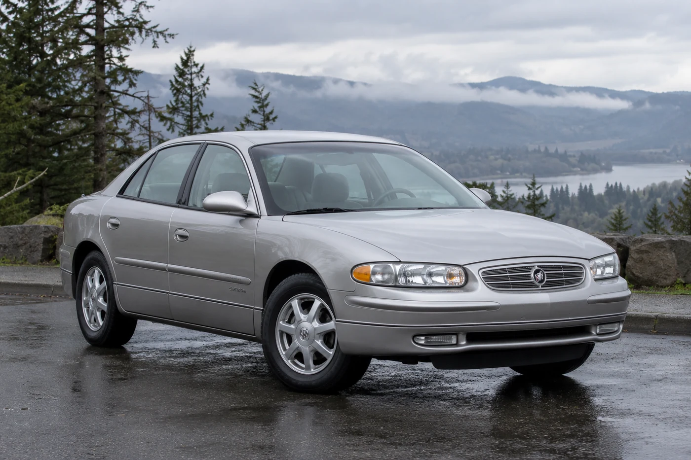 One 1997 Buick Regal representative of this body-style range