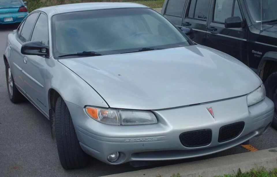 1997–2000 Pontiac Grand Prix — representative vehicle photograph