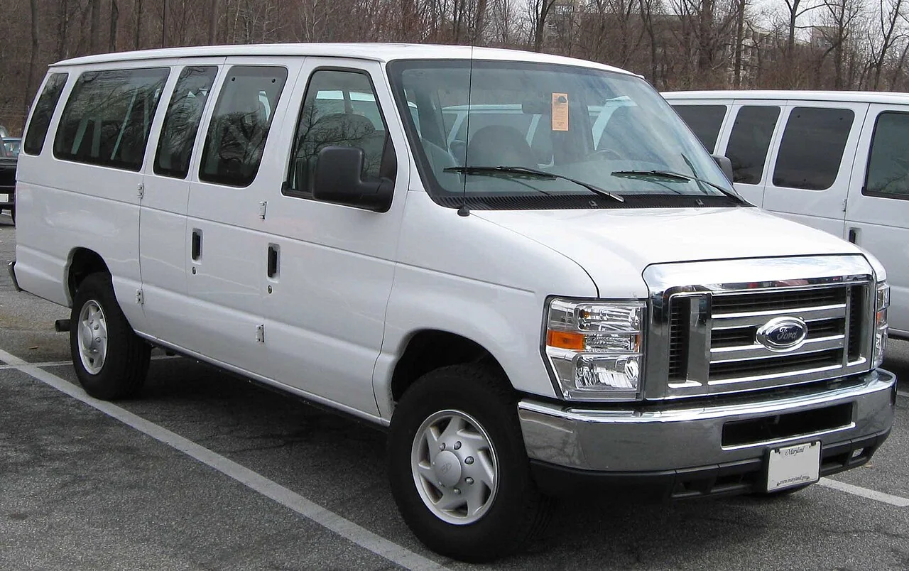2008–2009 Ford E-Series Van — representative vehicle photograph
