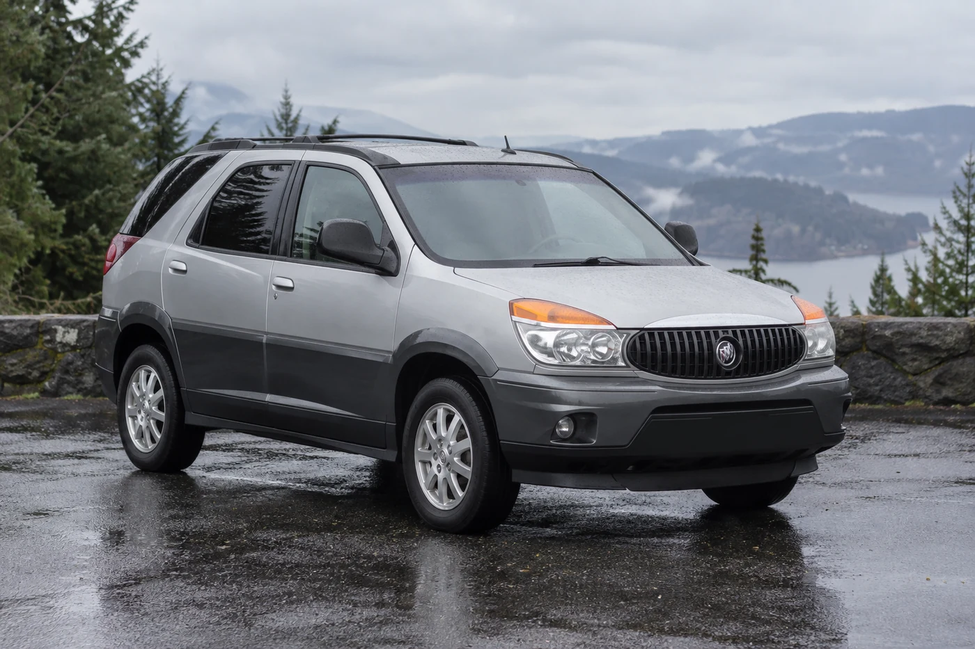 One 2002-2007 Buick Rendezvous representative of this body-style range