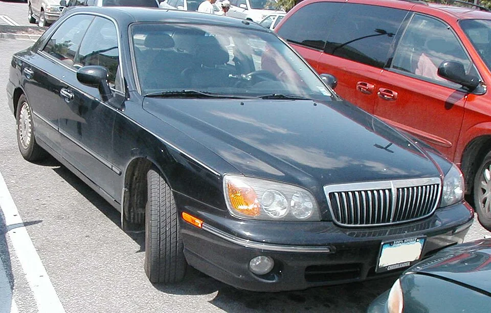 2001 Hyundai XG300 — representative vehicle generation; 2001 US example