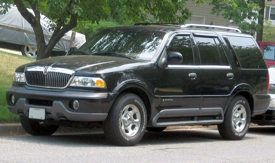 1998–2000 Lincoln Navigator — representative vehicle photograph