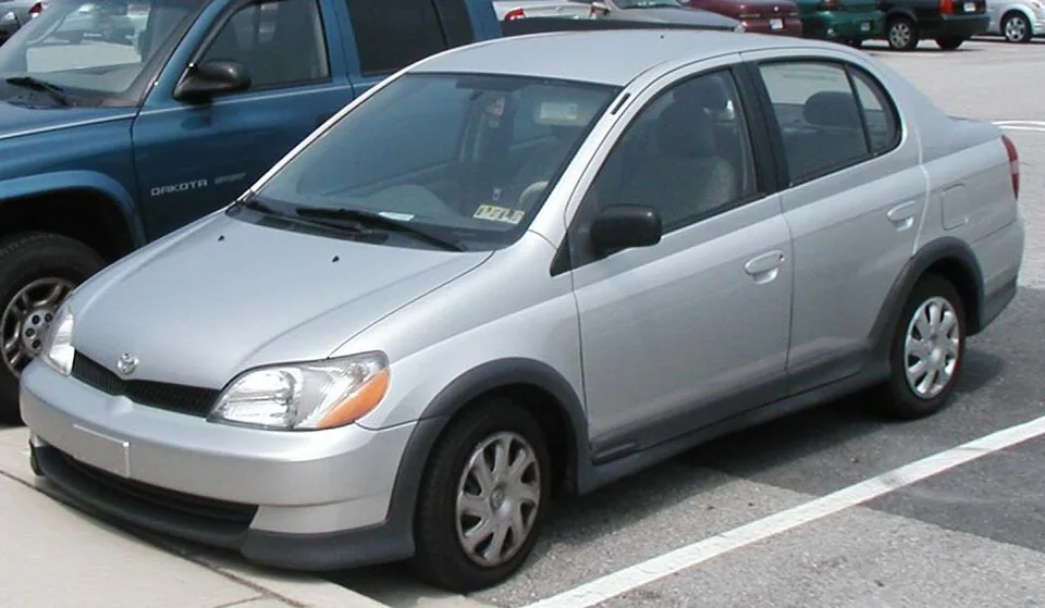 2000–2002 Echo sedan generation