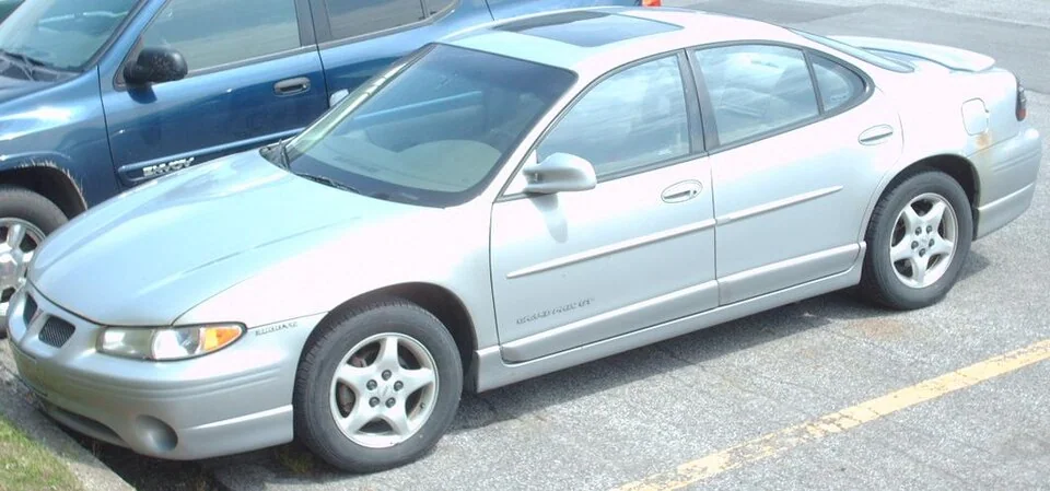 2001–2003 Pontiac Grand Prix — representative vehicle photograph