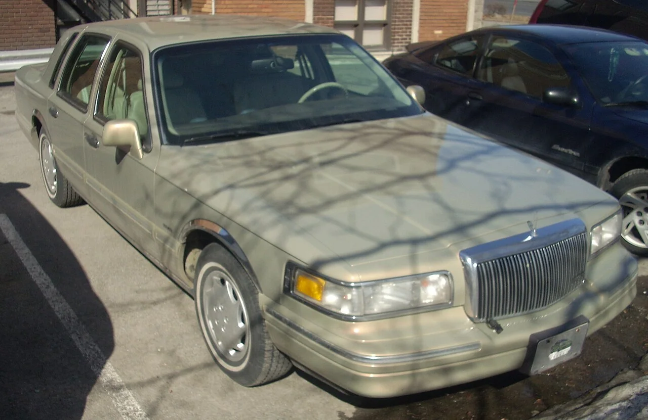 1995–1997 Lincoln Town Car — representative vehicle photograph