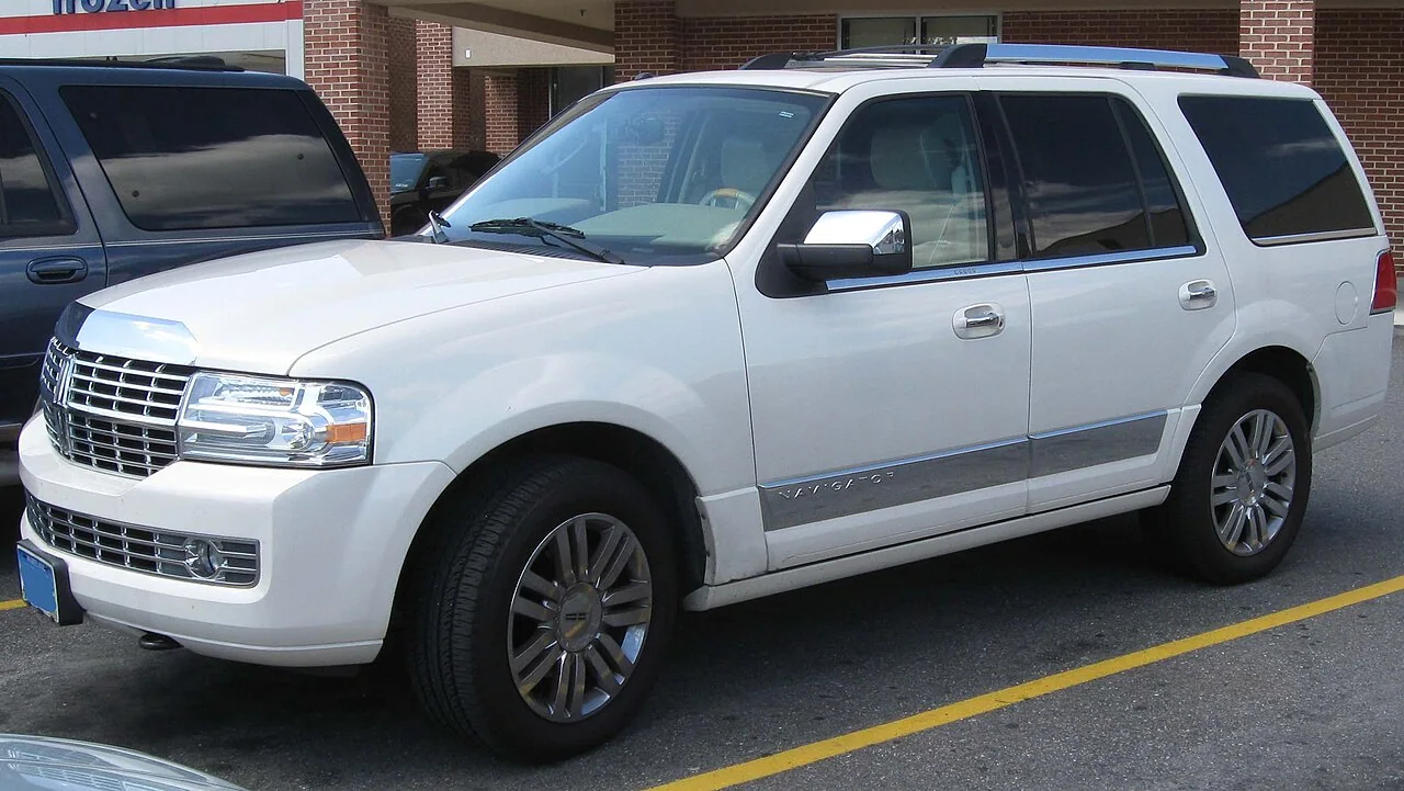 2007–2011 Lincoln Navigator — representative vehicle photograph