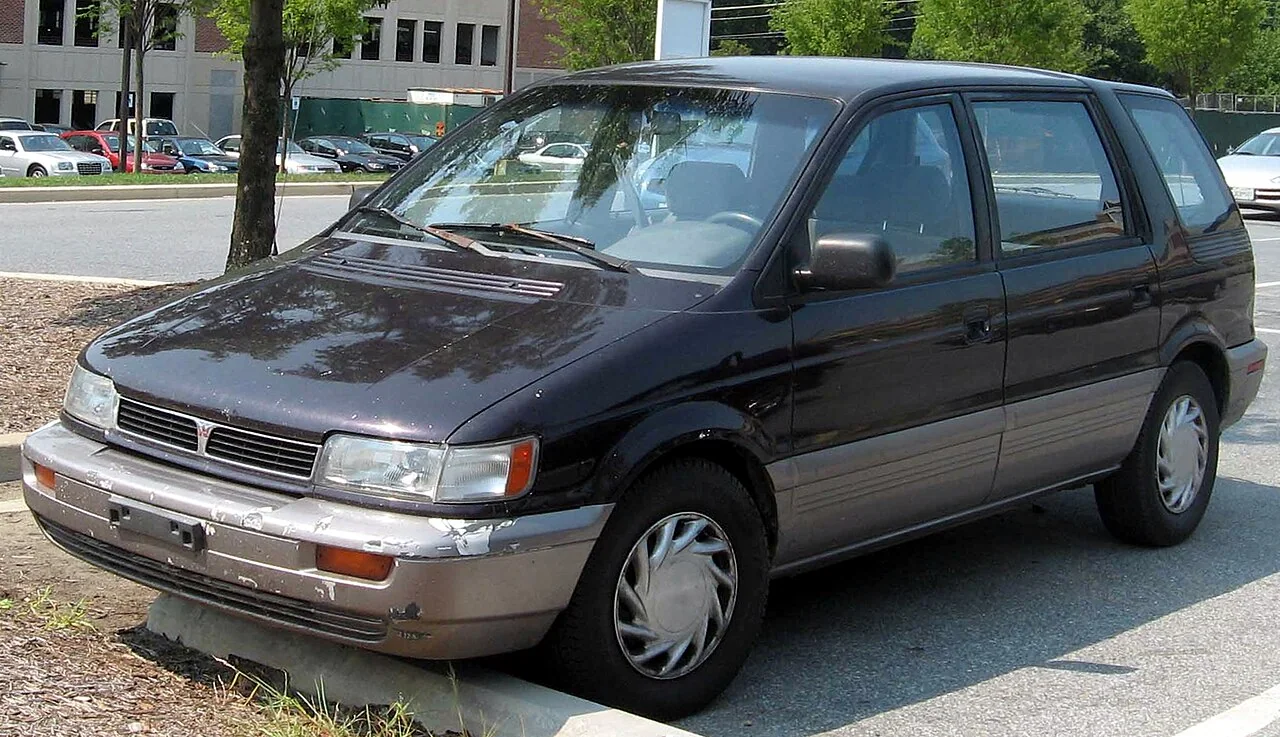 1992–1995 Mitsubishi Expo — representative vehicle generation