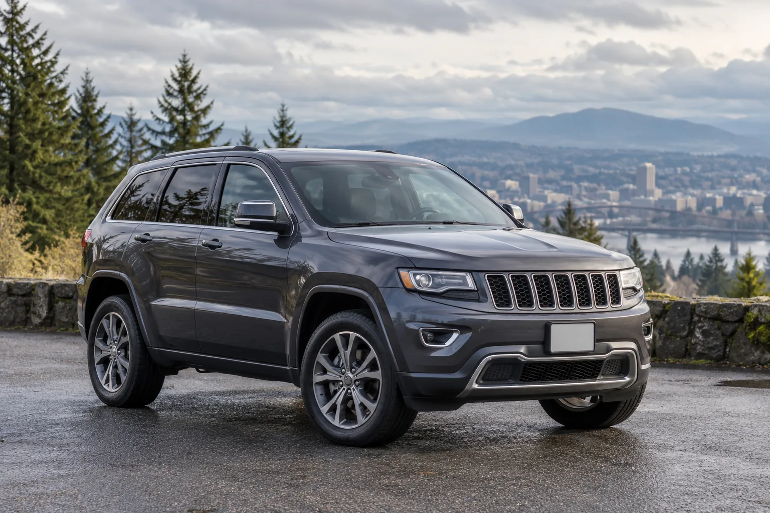 One 2014-2021 Jeep Grand Cherokee representative of this body-style range