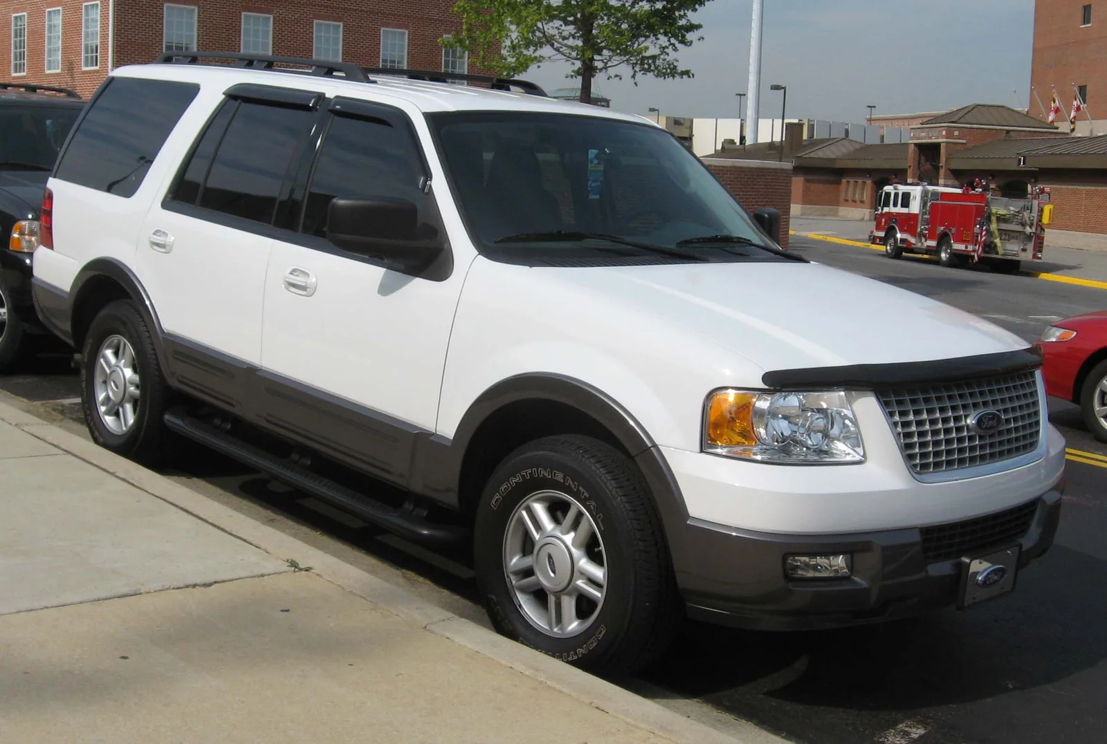2003–2006 Ford Expedition — representative vehicle photograph