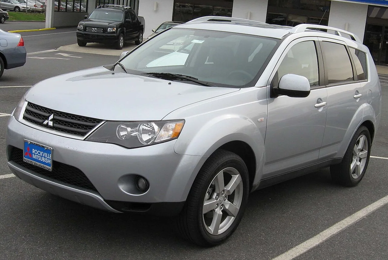2007–2009 Mitsubishi Outlander — representative vehicle generation; 2007 US example