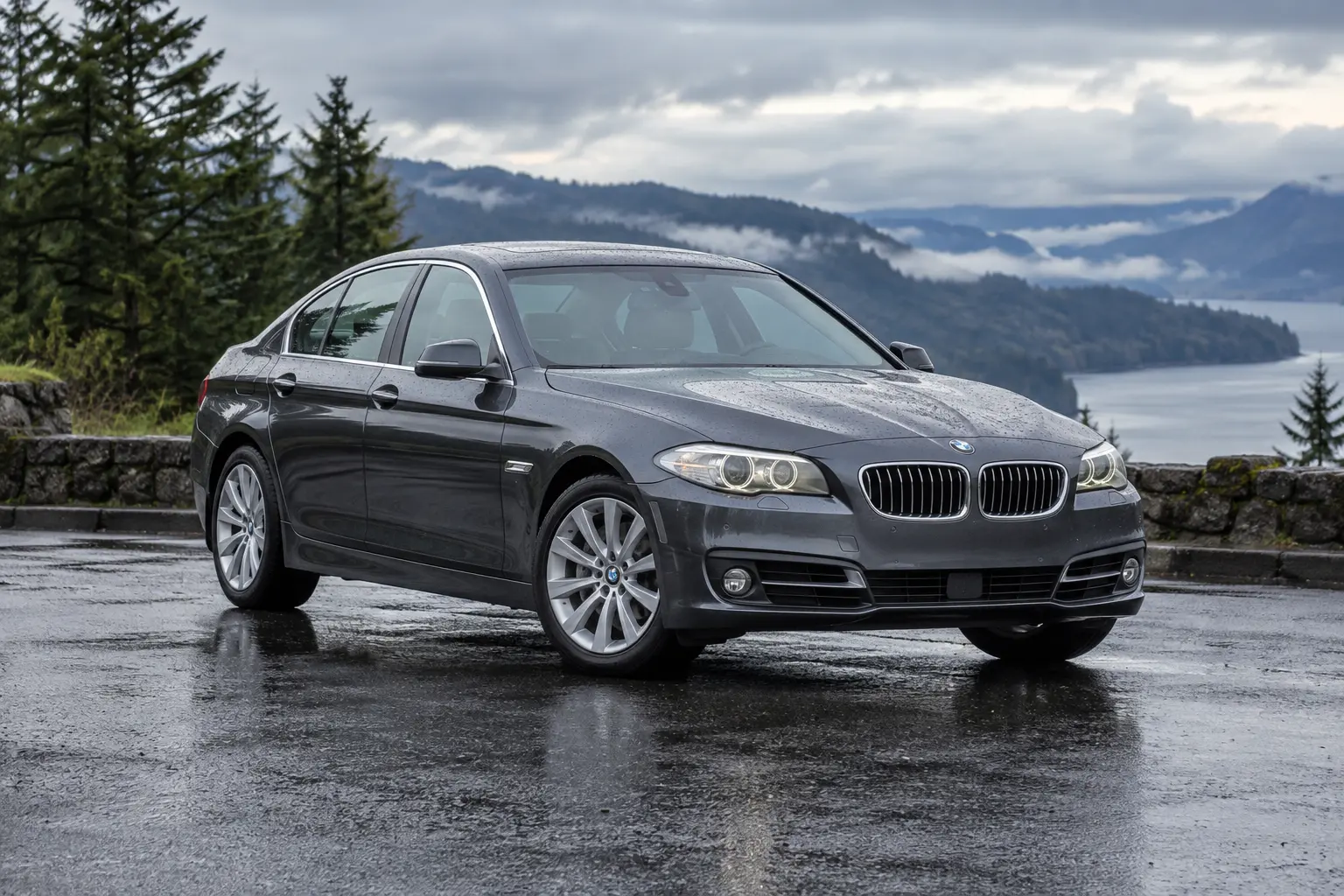 One 2011-2016 BMW 5 Series representative of this body-style range