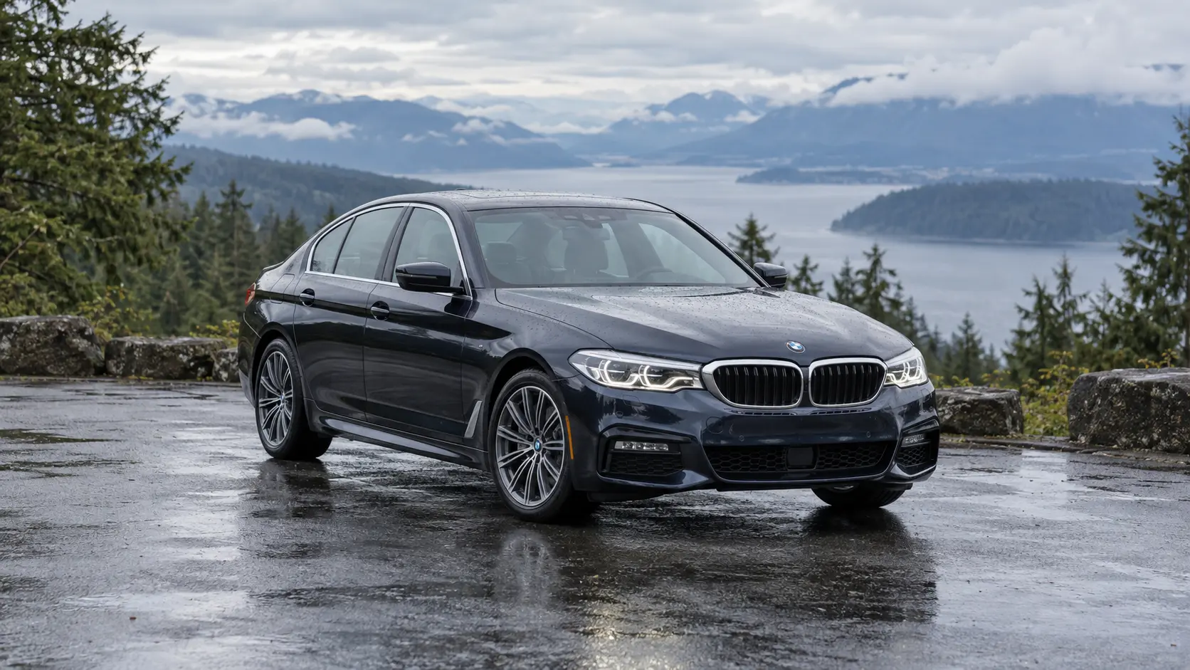 One 2017-2021 BMW 5 Series representative of this body-style range