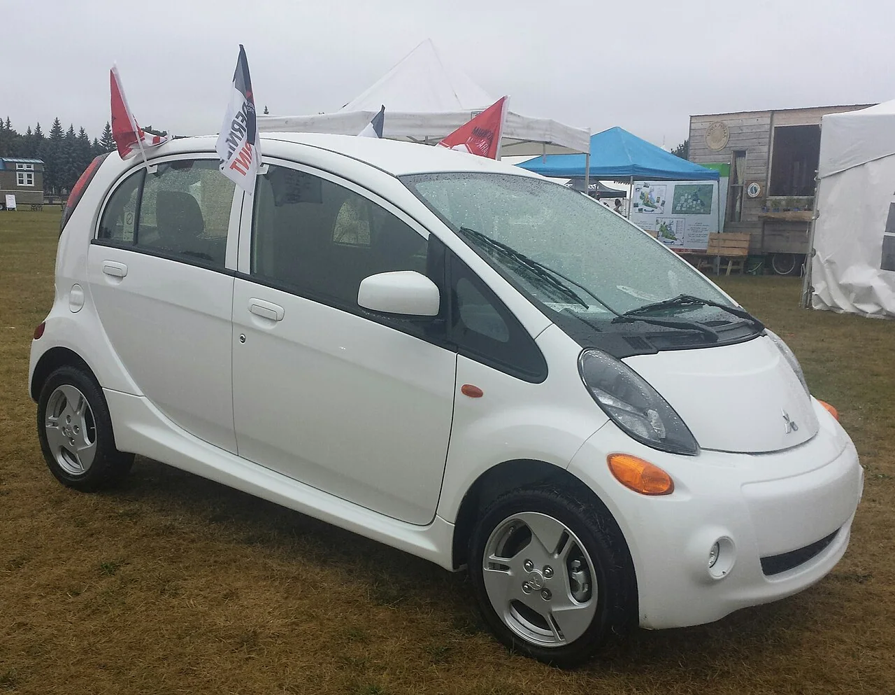 2014–2017 Mitsubishi i-MiEV — representative vehicle generation; 2016 Canadian example; market equipment may differ