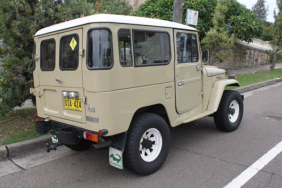 1973–1983 Land Cruiser FJ40 body