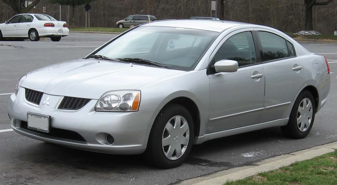 2004–2005 Mitsubishi Galant — representative vehicle generation