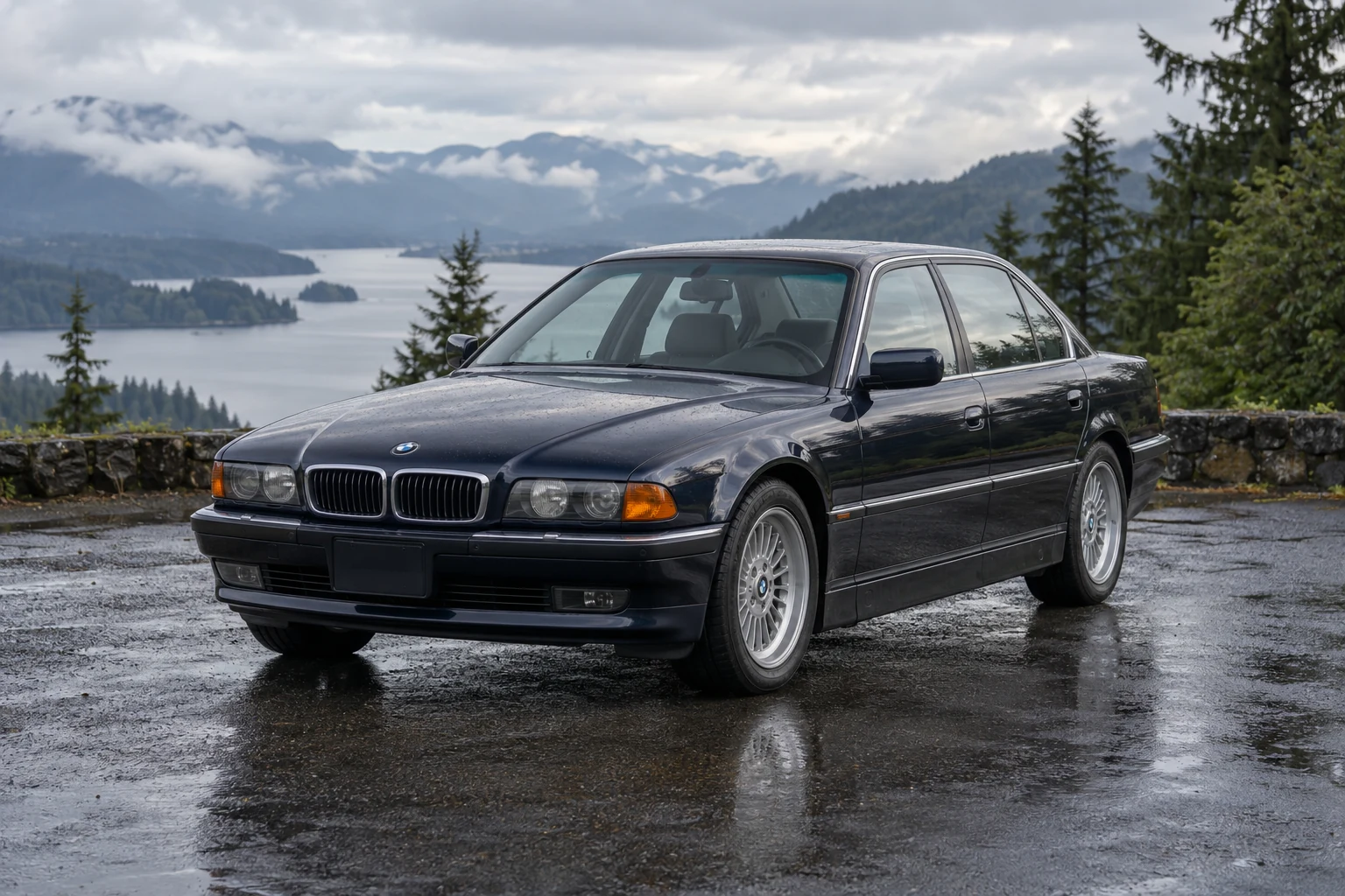 One 2002-2008 BMW 7 Series representative of this body-style range