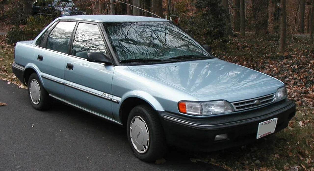 1989–1992 Geo Prizm — representative vehicle generation; E90 body generation; 1990–1992 example shown