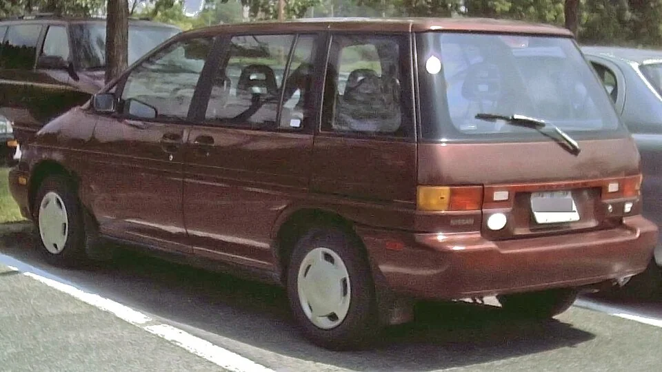 1990–1990 Nissan Axxess — representative body generation