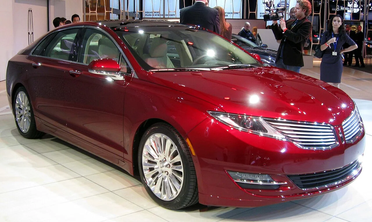 2013 Lincoln MKZ — representative vehicle photograph