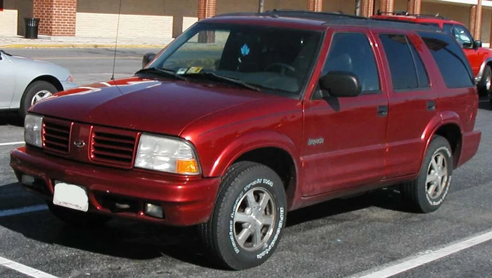 1998–2001 Oldsmobile Bravada — representative vehicle photograph