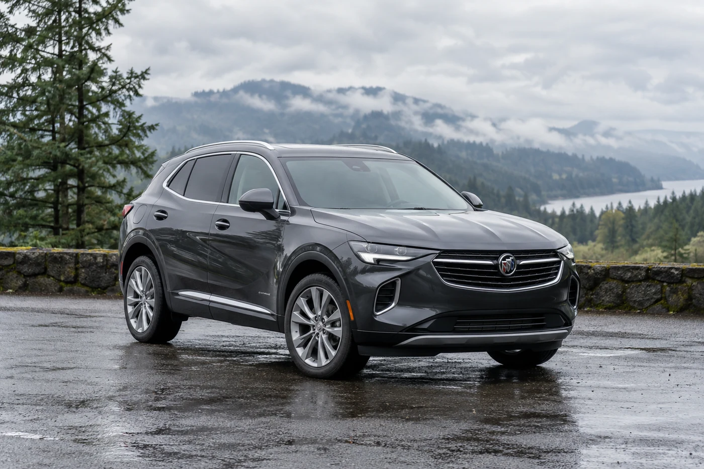 One 2021 Buick Envision representative of this body-style range
