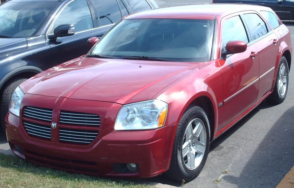 2005–2007 Dodge Magnum — representative vehicle photograph